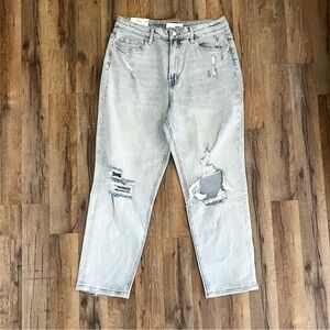 Vervet Erika Mom Jeans Light Wash NWT Size 31